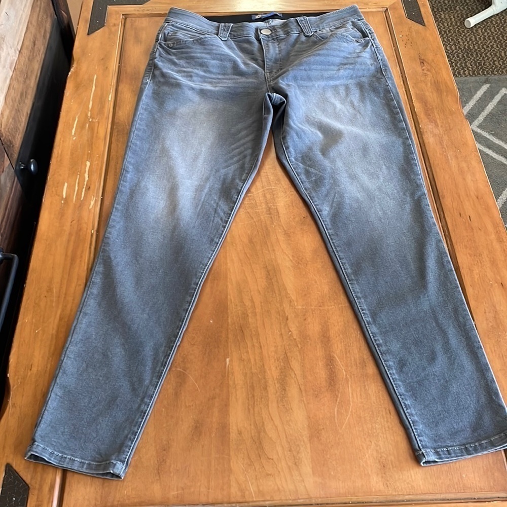 DEMOCRACY AbSolution Jeans Size 14